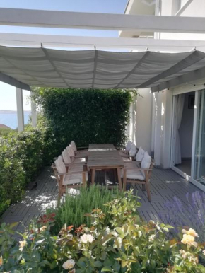 House Natali 70m from the beach - free EV top up